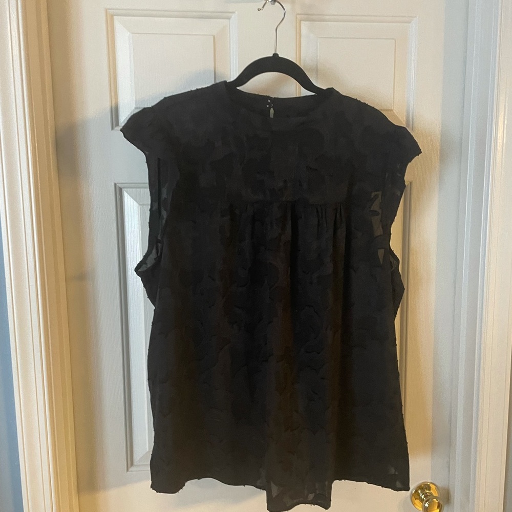 The most beautiful black top!